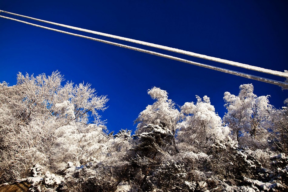 20100105bel151_osteroy_stromledning_sno
